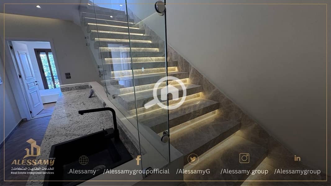 2 0f7fe04a-959a-4c7d-8b97-c2b91a8641ce. jpeg