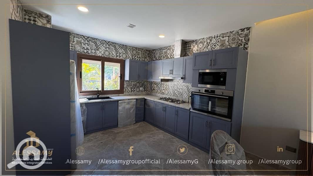 12 5863e42d-ba08-4091-bf7a-853b8b324cea. jpeg