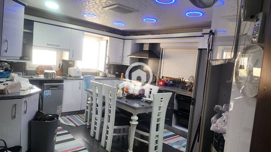 12 5c14cac7-6c66-49c2-a70e-453bf83fba73. jpeg