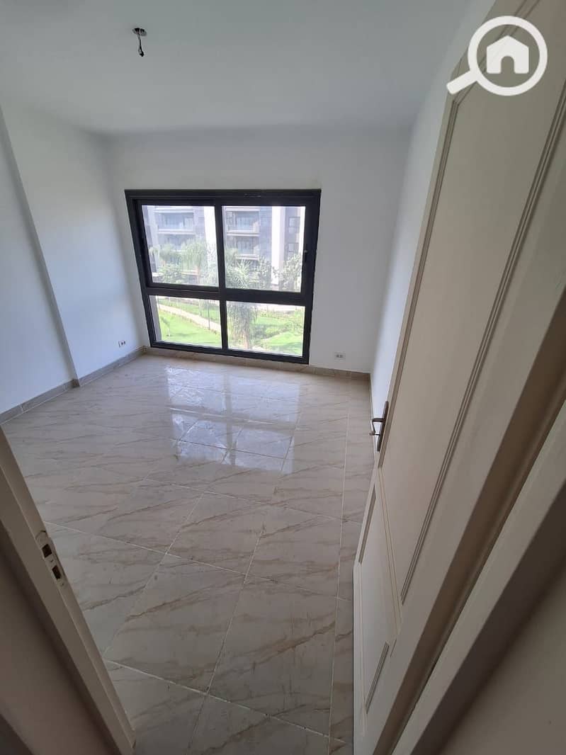 2 8eb4bb23-3d7c-4fad-af51-aaa5cc06ab87. jpeg