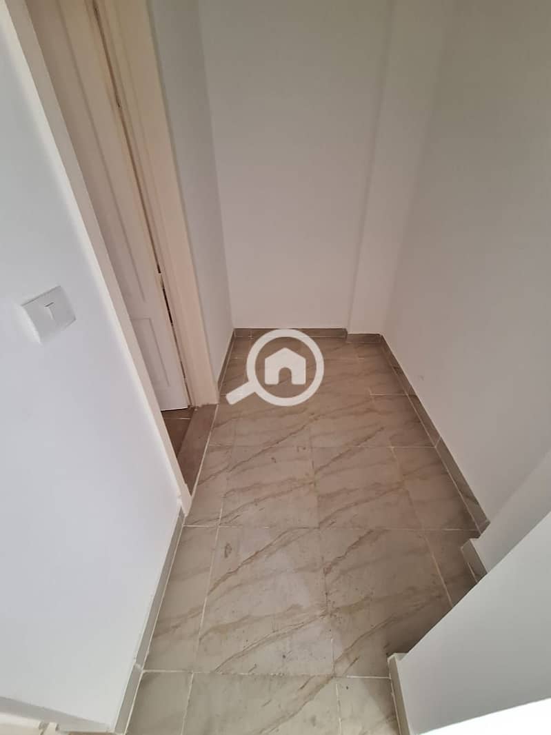 12 2e6b2937-fd7b-4fd6-9996-39e294c0ab56. jpeg