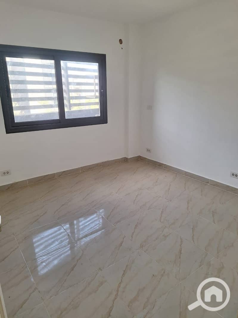 18 e8e27cf5-2e9c-4326-87e4-7562aaa7935f. jpeg