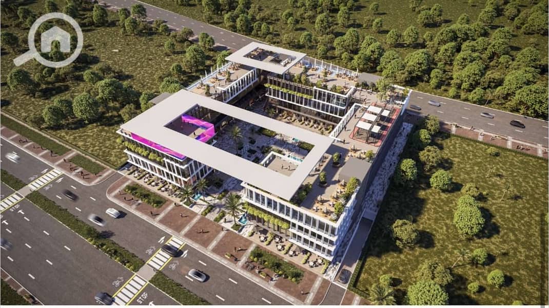 3 Pyramids plaza (3). jpg