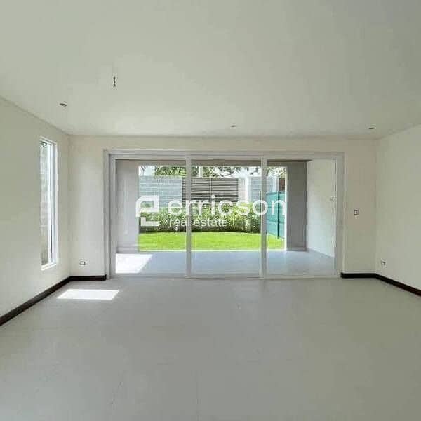 6 592136960_122143849958933042_3590575034713988800_n. jpg