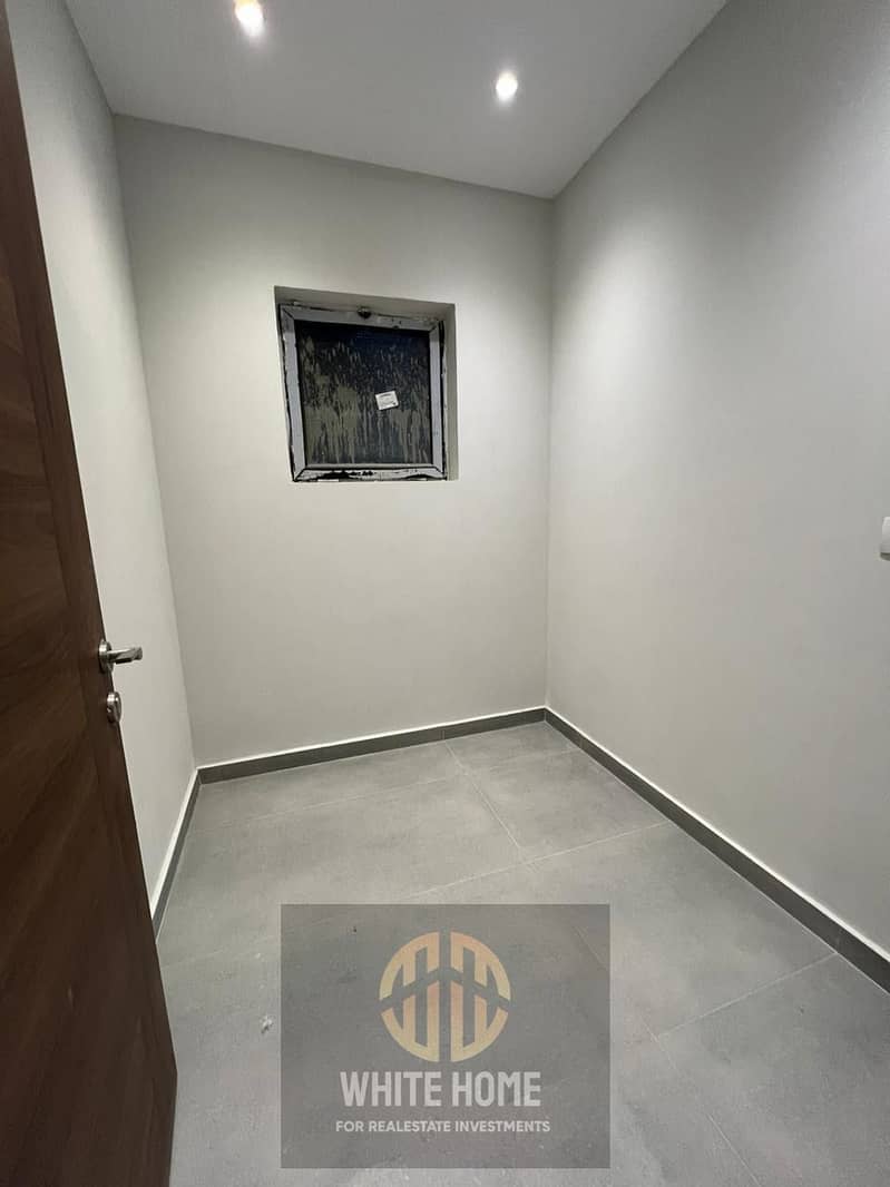 3 f26f2614-048e-40e8-8d40-1e8a12bbf28f. jpeg