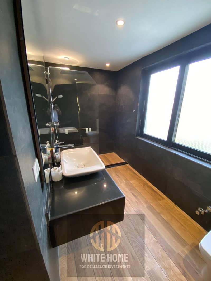 7 0ca76595-3238-4b42-8bb8-48b95ac0b470. jpeg