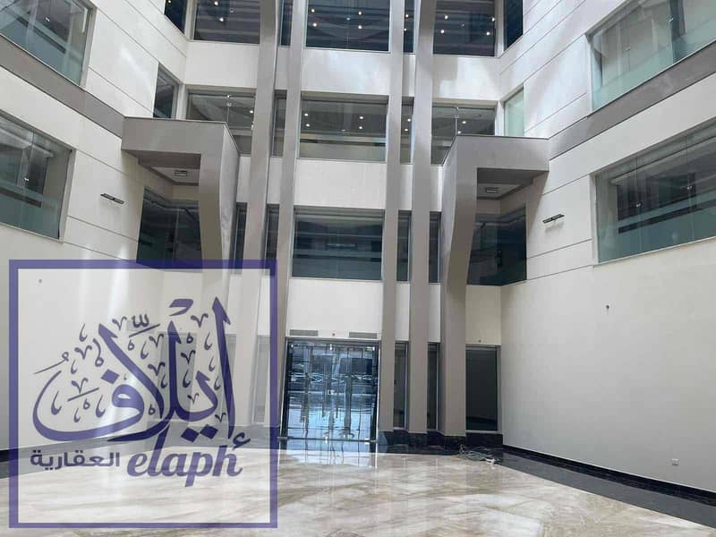 16 aa0431fc-836a-4c4f-bef5-d703d7effb98. jpg