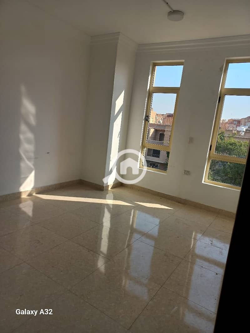 4 WhatsApp Image 2025-12-10 at 14.49. 48. jpeg