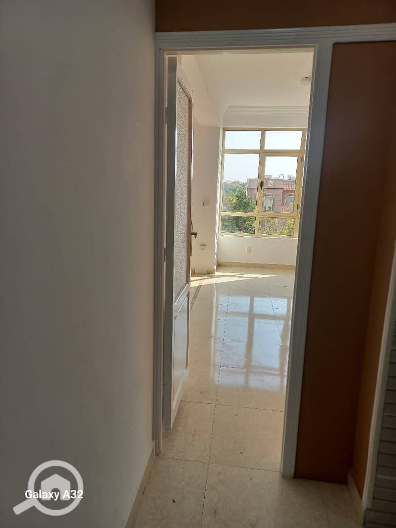 8 WhatsApp Image 2025-12-10 at 14.49. 49 (4). jpeg