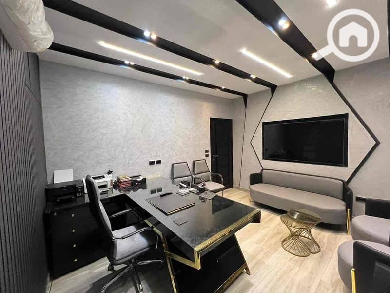 5 5c04bb6d-cc54-4200-9f8d-c7787e1b0e61. jpg