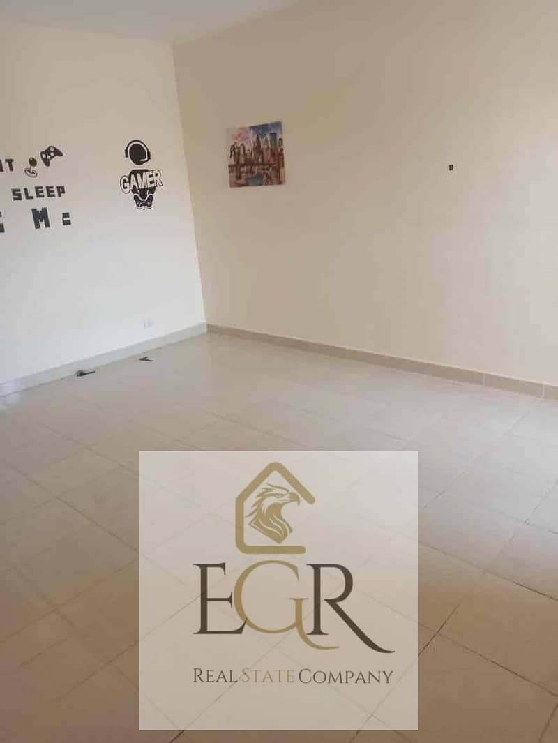 4 2b43b478-fd15-43ed-b046-2419c06845f8. jpg