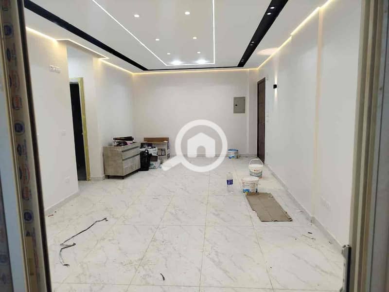 9 6d81ae1f-18fc-4600-82a4-a7cf9c23c933. jpg