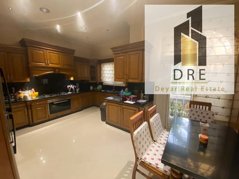 10 96c04740-e28d-45d4-be45-377ee574d62c. jpg