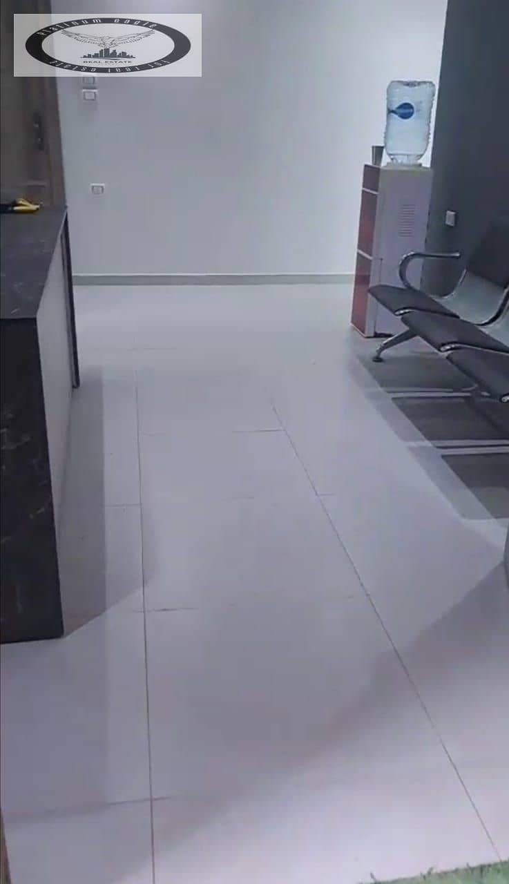 3 396d3d51-b10a-4075-b10d-7ab27a8e8110. jpg