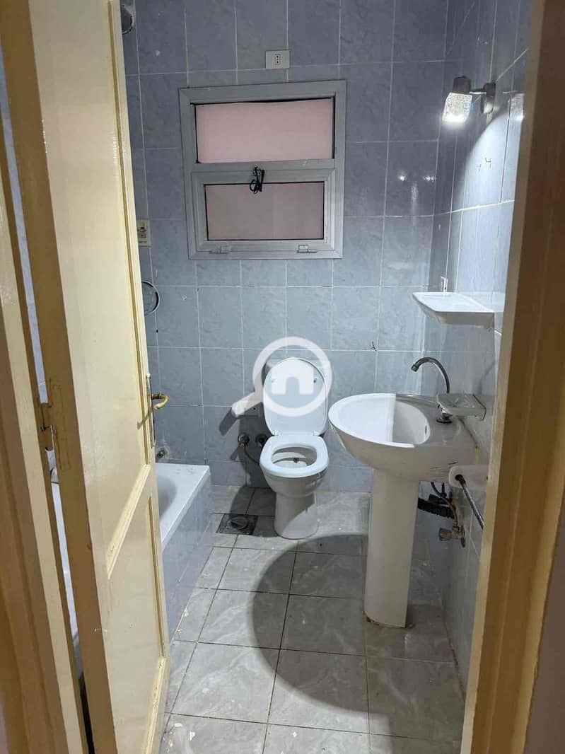 8 ca3c1936-bae6-4166-acb4-37c0811a66d1. jpg