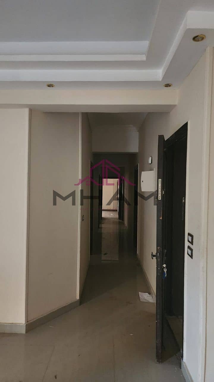 2 photo_5900144811476454655_y. jpg