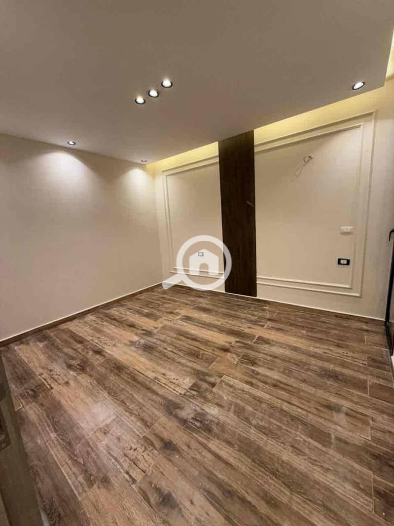 3 d948fc96-9fe6-4e97-8140-5c615dda7050. jpg