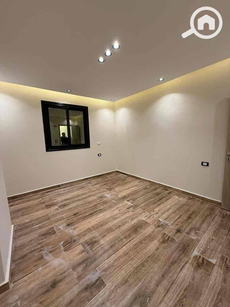 4 09802be8-fd68-47e4-b2fd-b5cfe115ef65. jpg