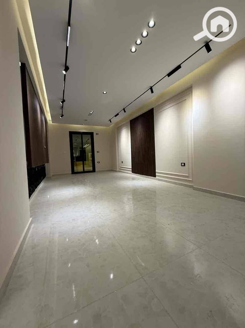 17 6fc317b1-0f13-49b8-8324-8104b12595e0. jpg