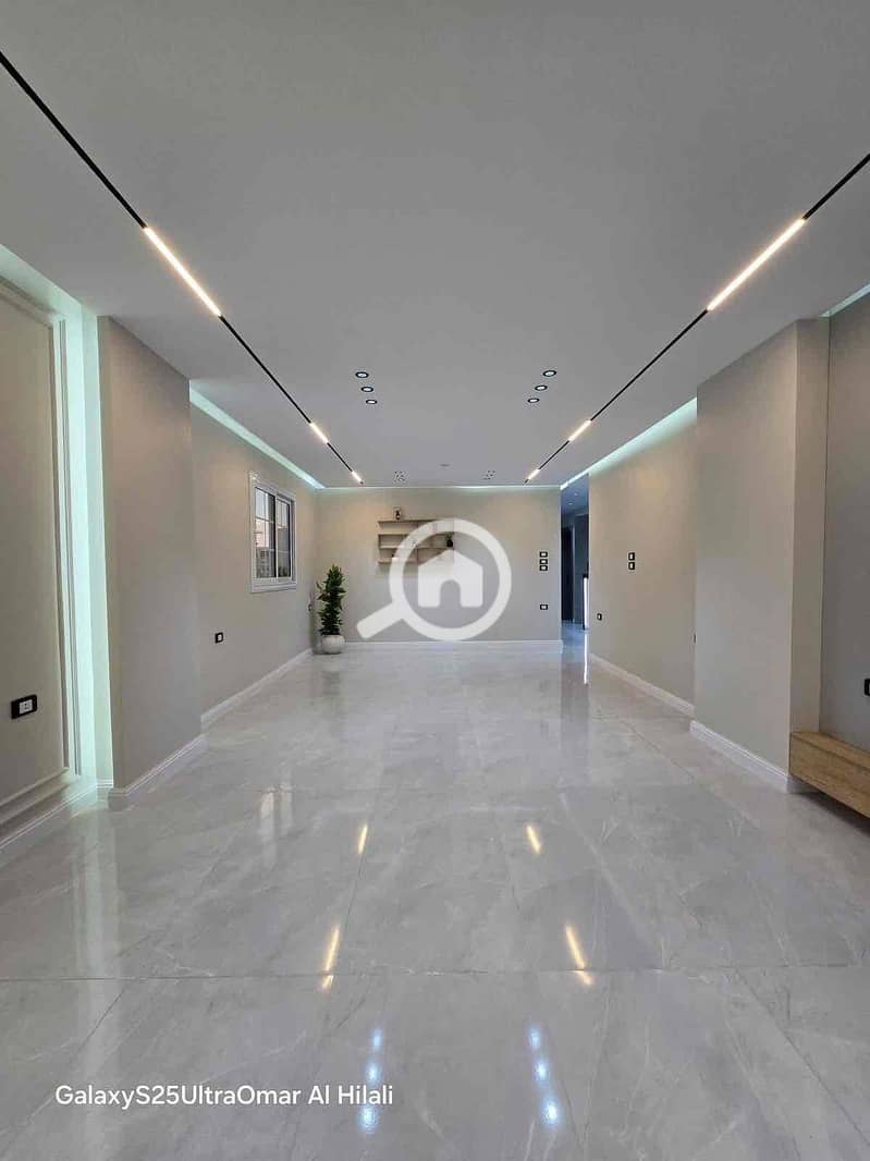 2 6bbf882e-04aa-43e9-9d4f-a1773762fdbb. jpg