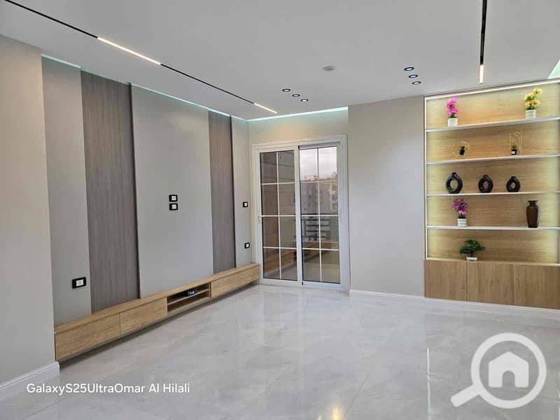 4 b7fe2de0-bfbb-4d4b-a546-5a313f8d7c58. jpg