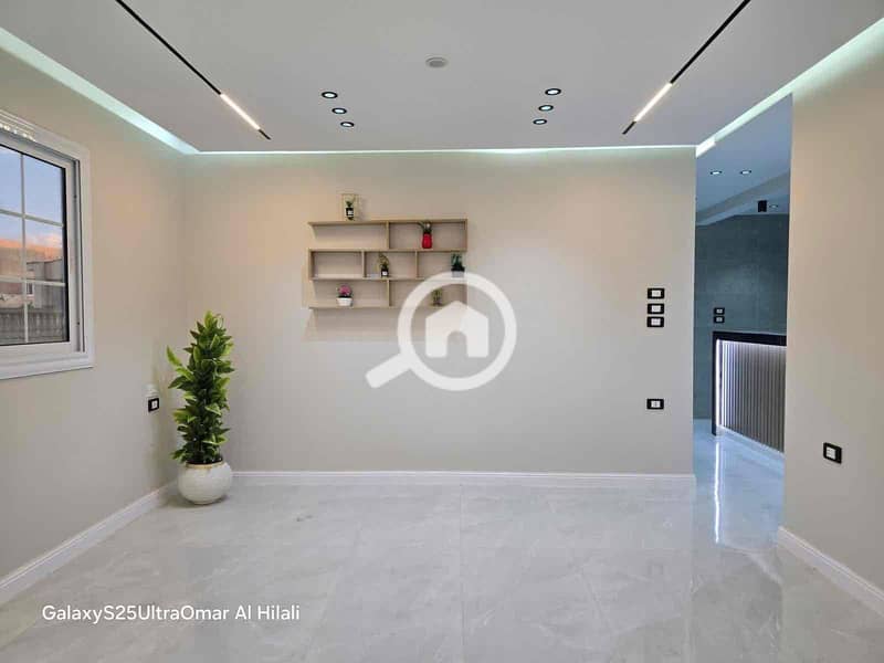 7 b9a84bea-b97b-4a11-a6f8-5f5c870b5c21. jpg