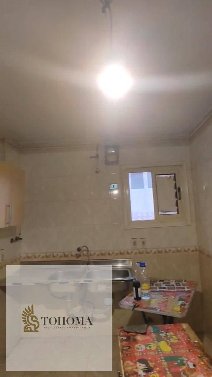 4 6eee8dff-4d37-4d29-9763-b03064475209. jpg