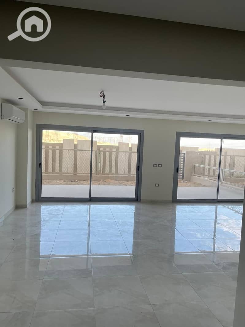 5 83e85799-2853-4c46-8768-898fb65a3914. jpg