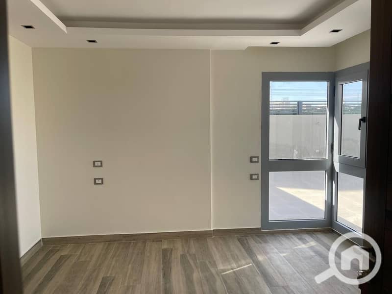 6 1567f07f-d059-4ed8-b2cb-e28fc197bac9. jpg