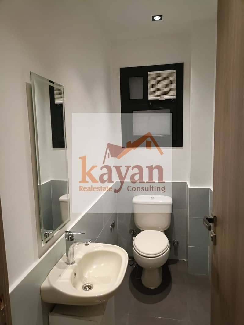 11 50e251d4-162a-45a6-b4d4-9a8f22c95984. jpg