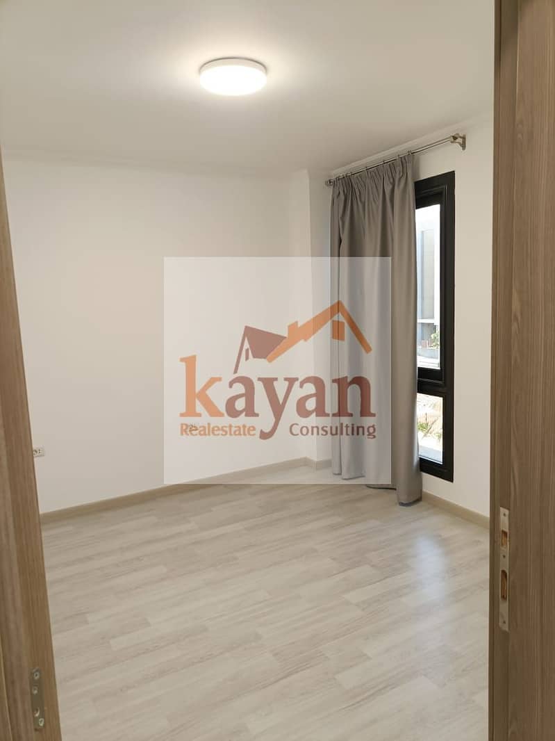 12 361b48dd-55cf-426e-9489-75b6b885ff68. jpg