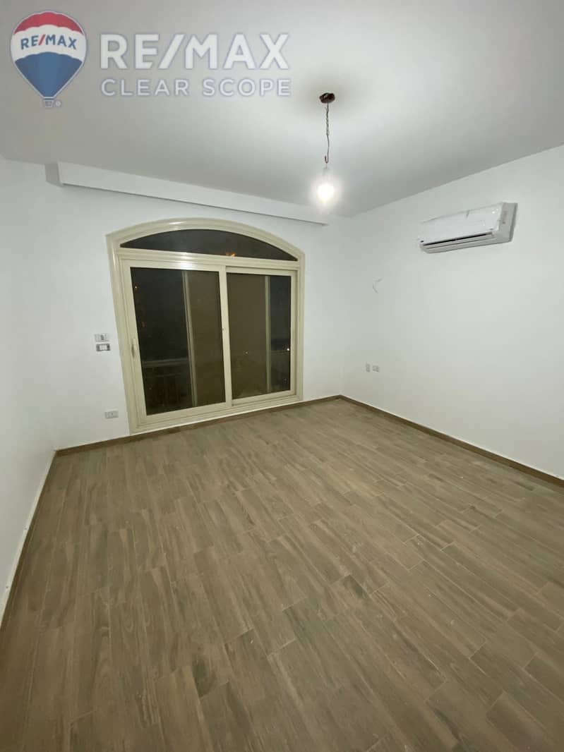 6 711efc66-eef5-43b2-a9ac-882782ec4a44. jpg