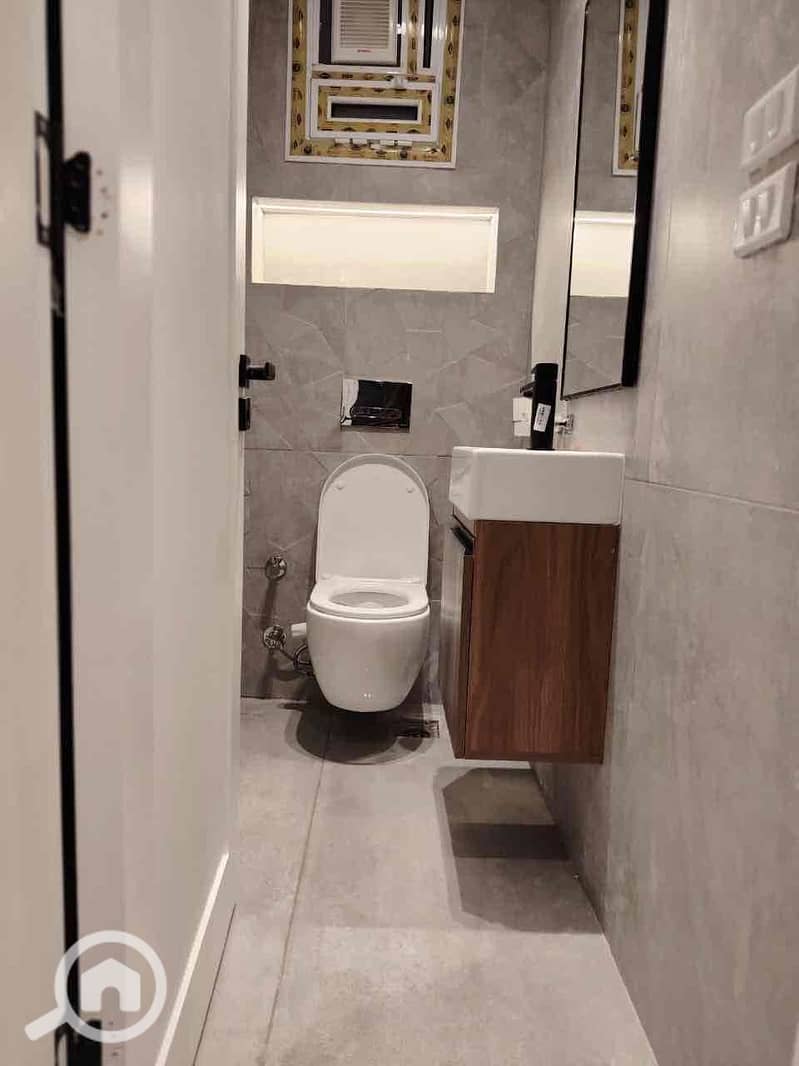 6 5008886c-1de7-424b-8a0b-7c1d5ddfa386. jpg