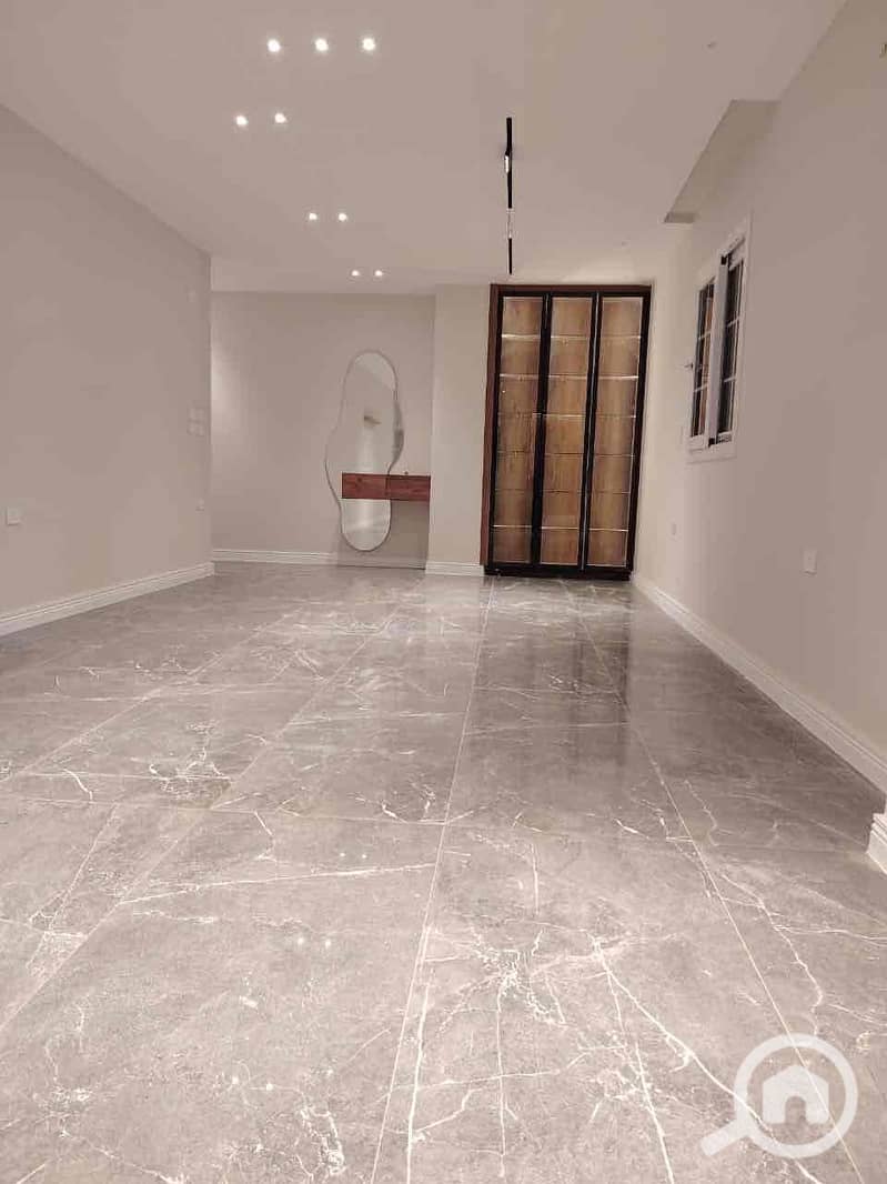 7 c461e658-2adf-4b1d-a3f2-b2e0660de9bc. jpg