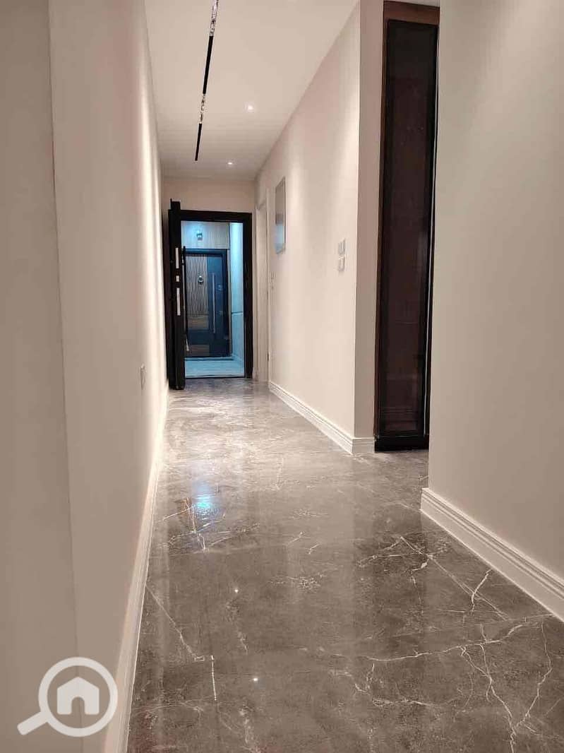 9 b28256b5-e2b7-4bec-8f07-1aad3ce2296c. jpg