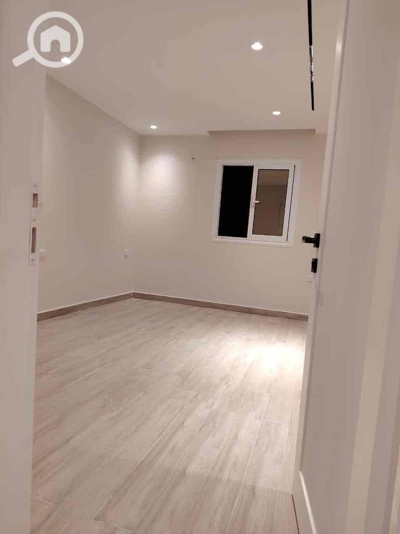 13 319d7eef-0370-4eb9-bdd4-2c57b3dd4cf3. jpg