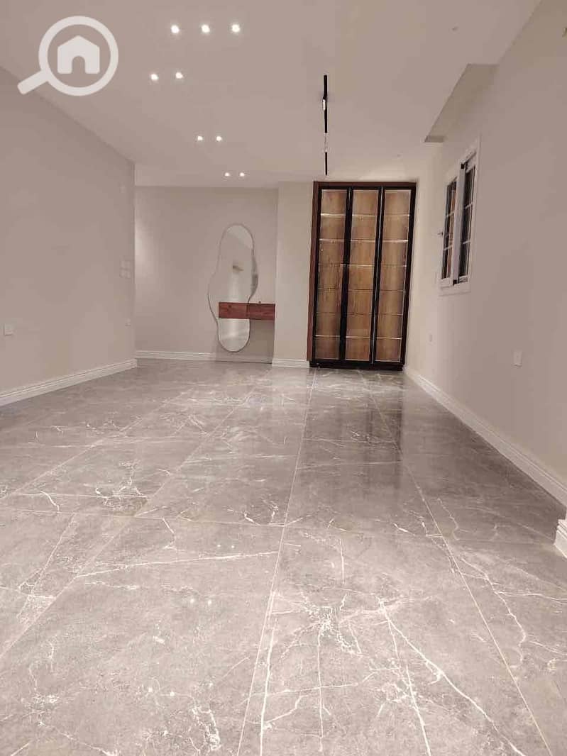 15 c461e658-2adf-4b1d-a3f2-b2e0660de9bc. jpg