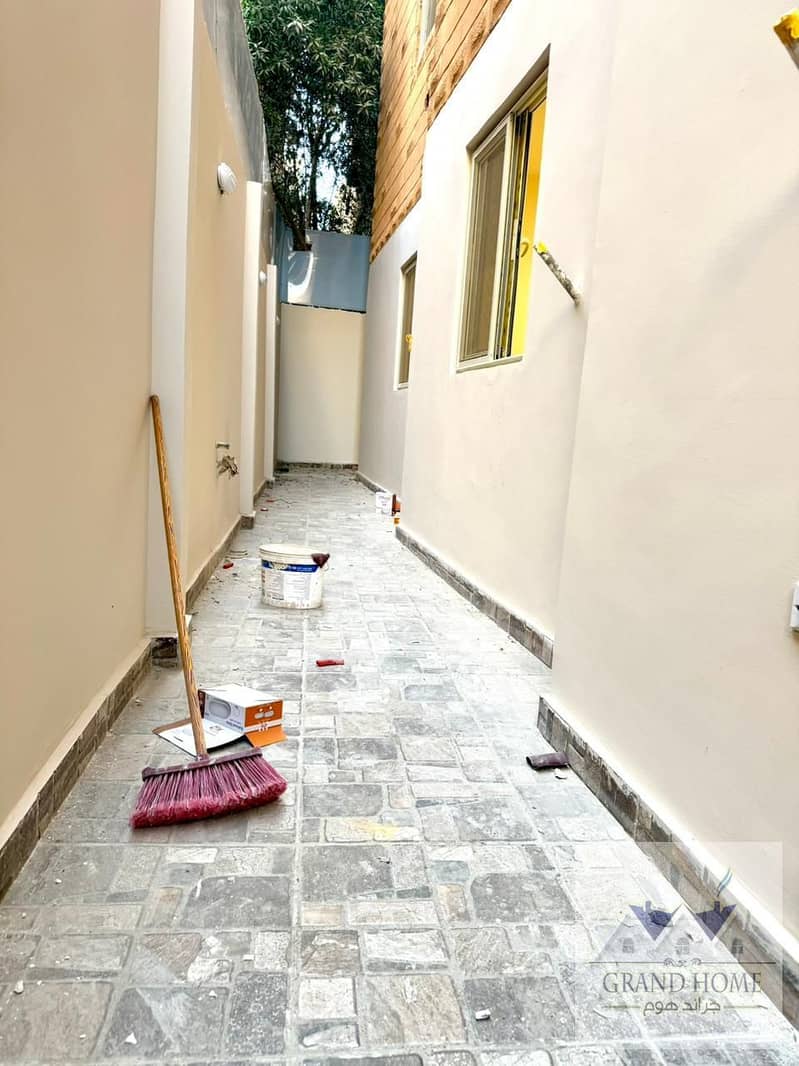 2 23aa8ff8-26bf-4b36-aba6-c7d15e70df93. jpg