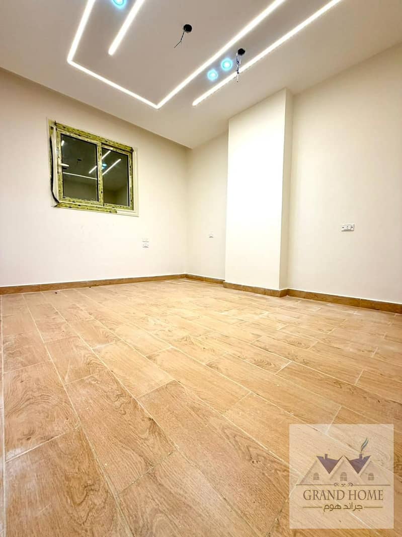 4 573c5bc2-673d-4a4f-9f06-41a49ee0fdfc. jpg