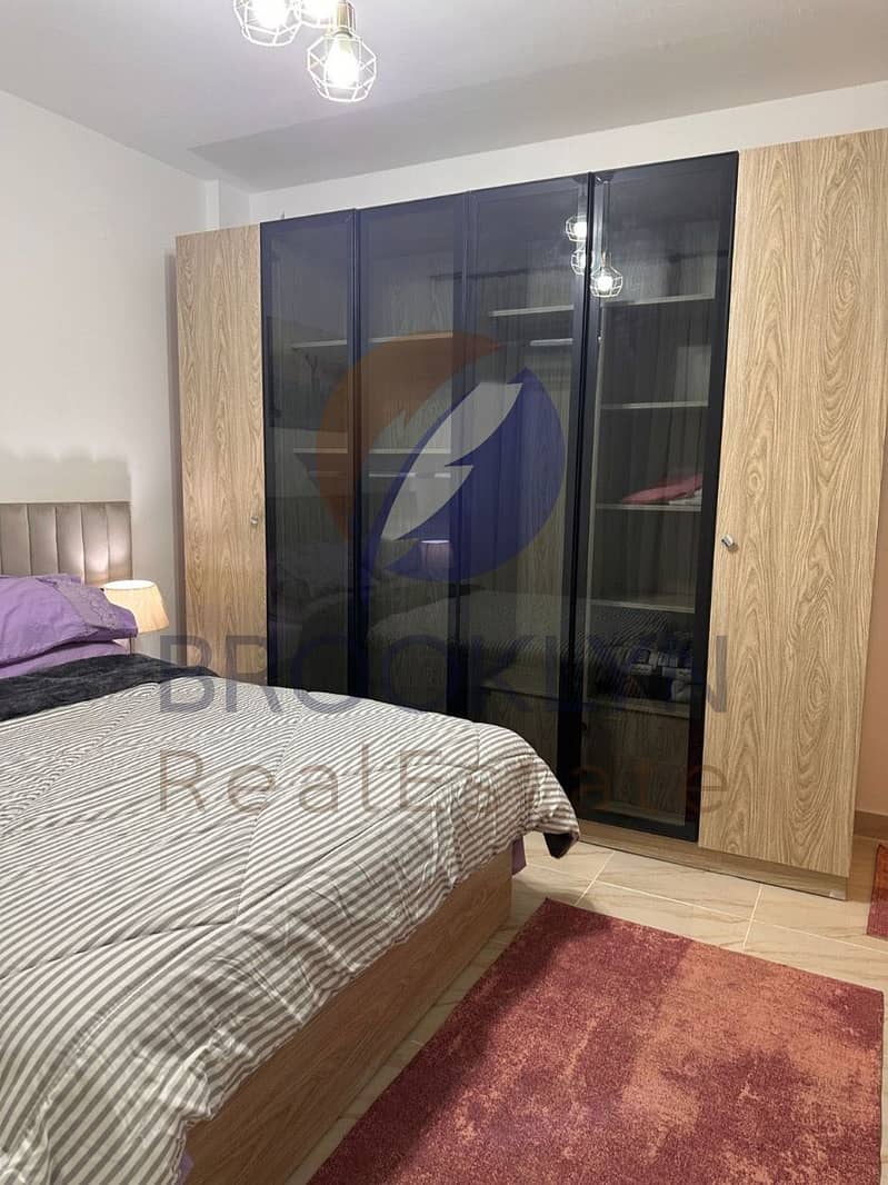 5 37e40f71-deac-4b64-b22b-1bedf03fbf1d. jpeg