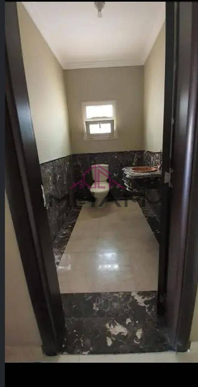 9 photo_5902098046638558121_y. jpg