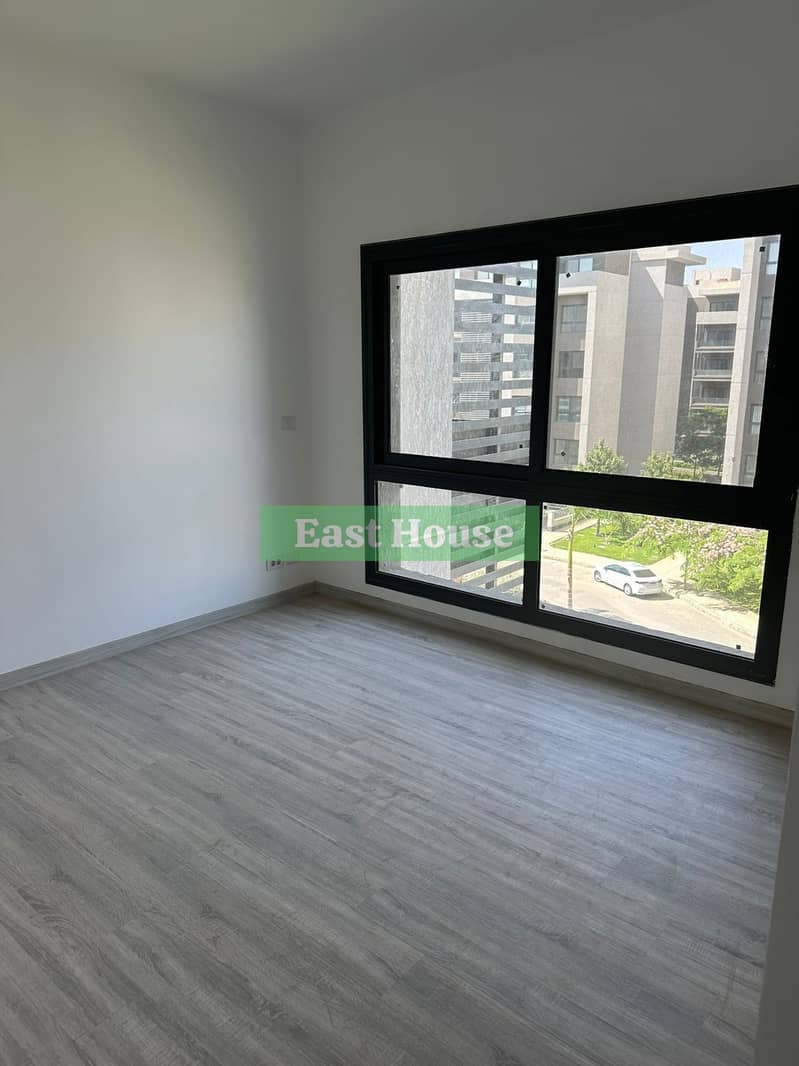 7 WhatsApp Image 2025-12-14 at 14.57. 11 (2). jpeg