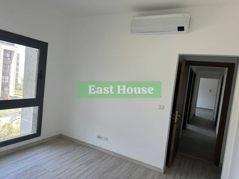 12 WhatsApp Image 2025-12-14 at 14.57. 12 (1). jpeg