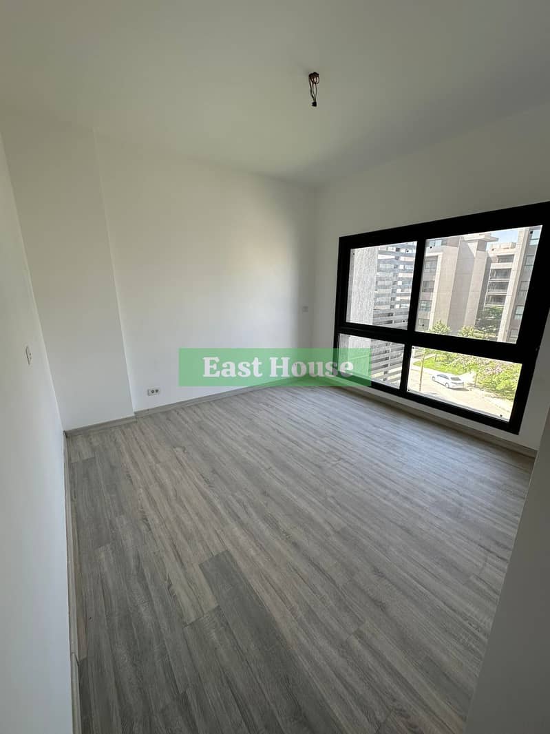 13 WhatsApp Image 2025-12-14 at 14.57. 12 (2). jpeg