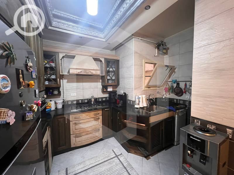 8 Beverly Hills 8. jpg