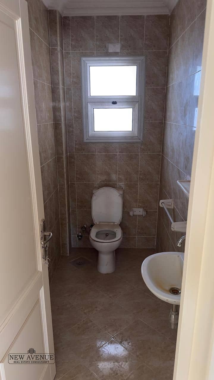 12 WhatsApp Image 2025-12-14 at 10.25. 41_7c951fb0. jpg