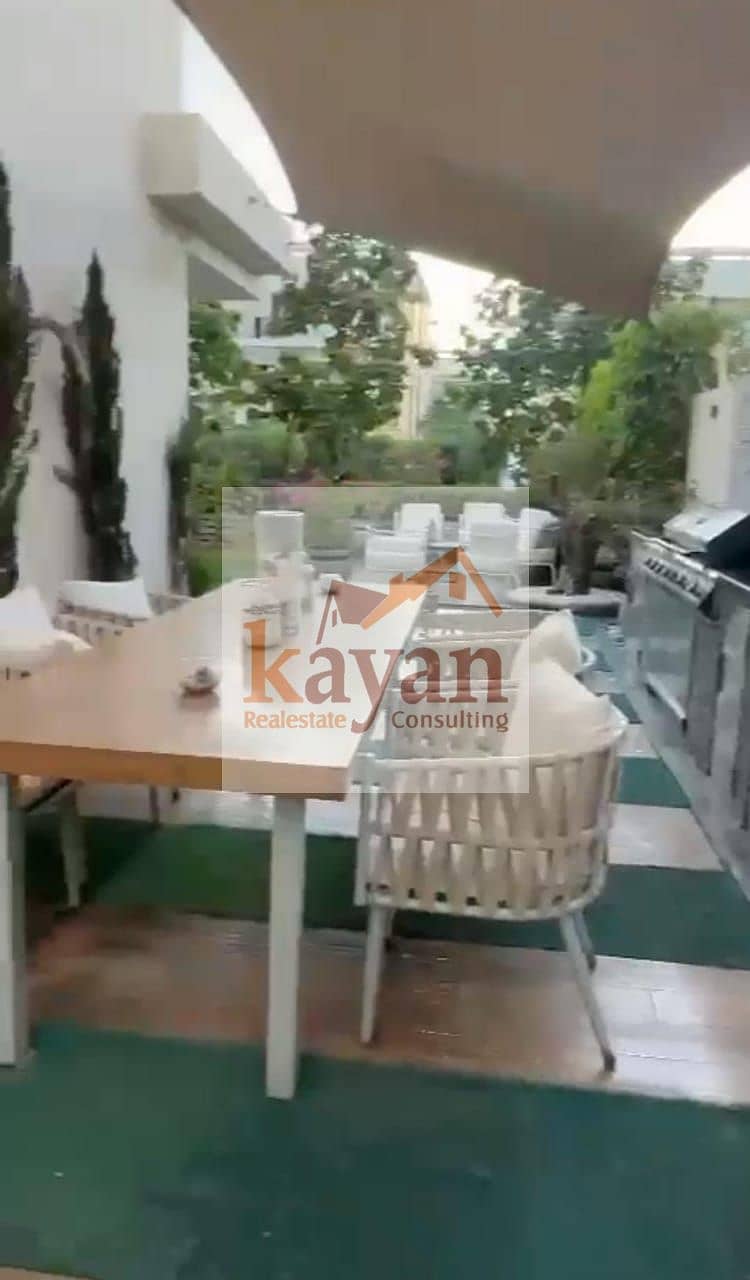 4 0de74e04-7beb-48b6-9e18-4b9645479a9a. jpg