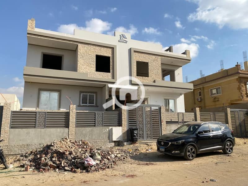 12 7c1b5f53-2a34-46d6-b1eb-56488531822d. jpg