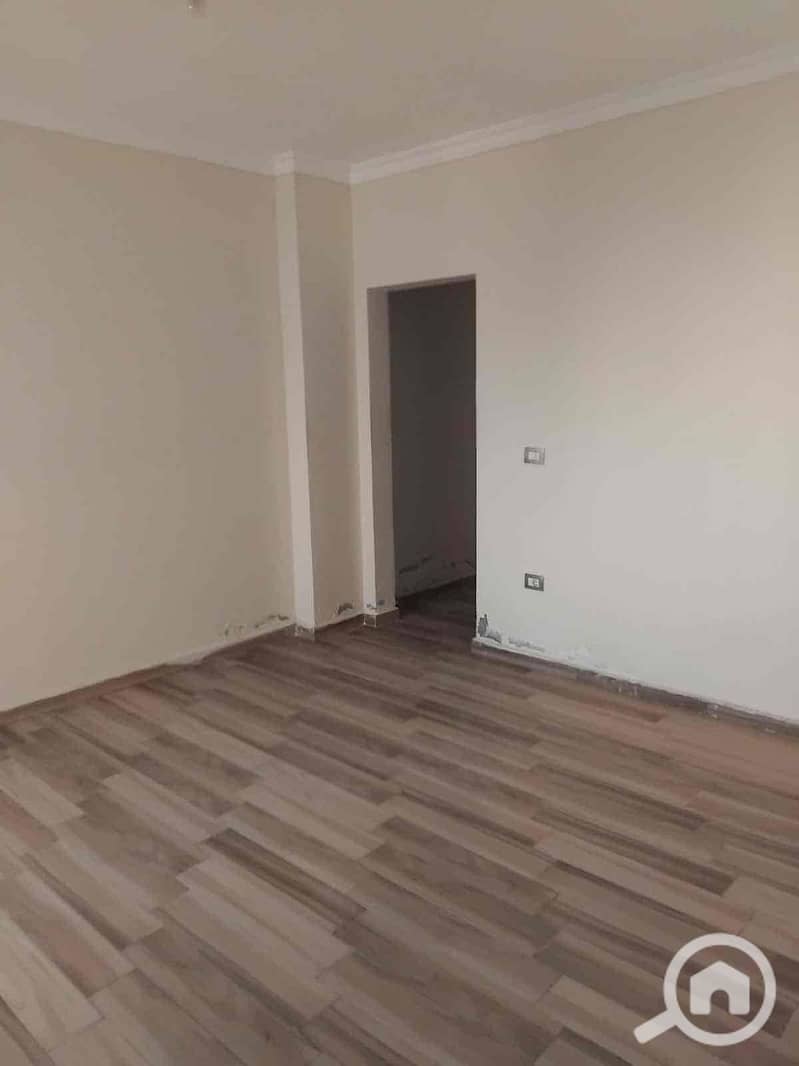 7 e81c07c0-a1e3-4ddd-937d-42af6e2e38c6. jpg