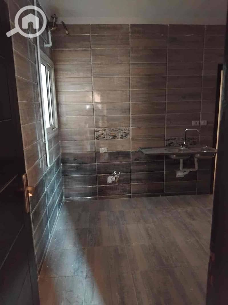 10 caf88ce6-5f1e-46e4-8f05-1d44fbb4363e. jpg